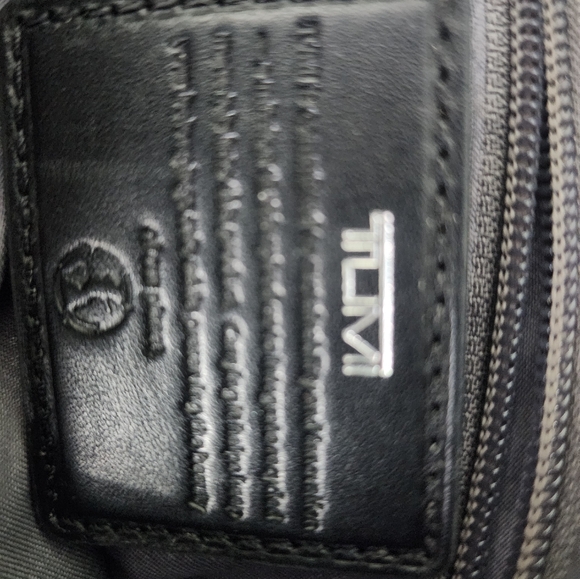 Tumi crossbody purse - Picture 8 of 9